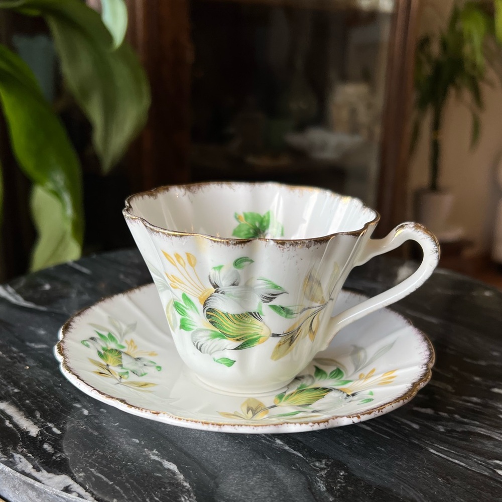 1939-1941 Gladstone 5943 Floral Teacup and Saucer Set Bone China Made in England